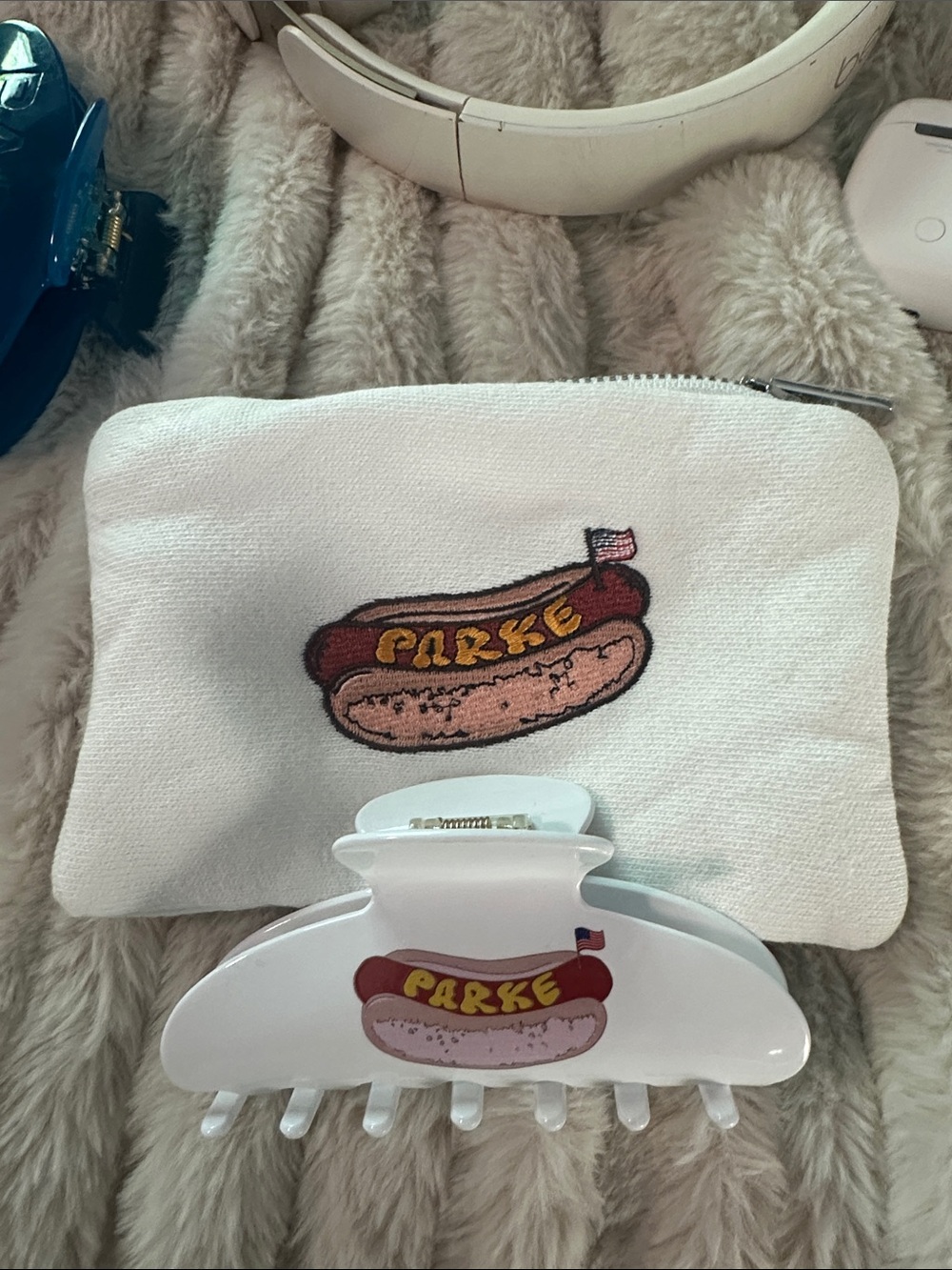Parke White Hot Dog Embroidered Pouch & White Hair Clip